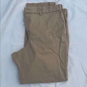 GAP Men's Relaxed Khaki Chinos 40x32